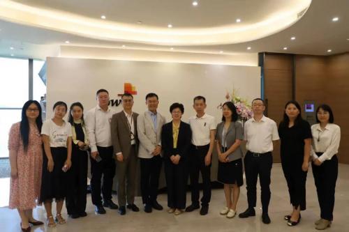 深圳市注册会计师协会主席张素芬带领团队访问普华永道深圳办公室进行调研与指导